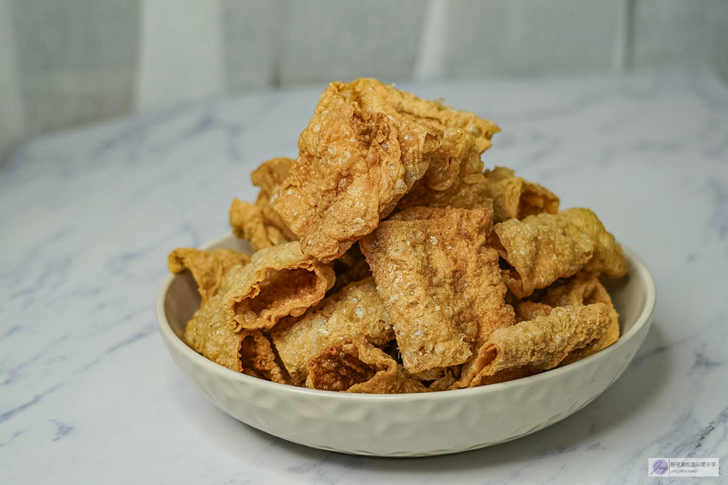 義和製豆皮工廠-藏在鄉間70年老字號！傳統手工豆皮工廠，炸豆皮捲豆香濃郁 @靜兒貪吃遊玩愛分享