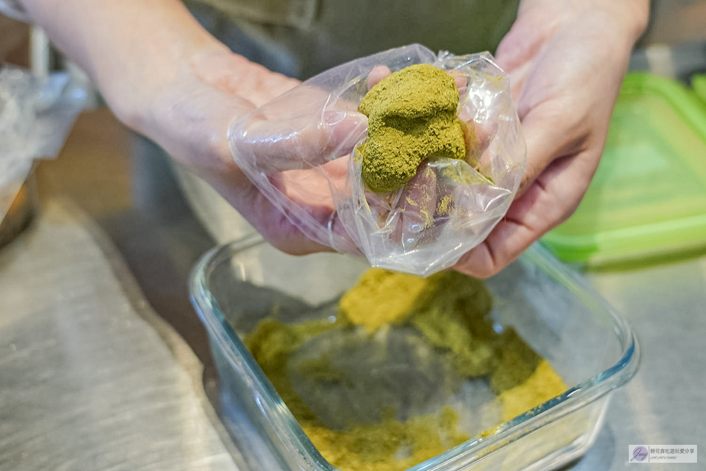 阿桶嬤糬概念店-茶控必訪！純米手工烏龍茶麻糬，復古老宅麻糬店 @靜兒貪吃遊玩愛分享