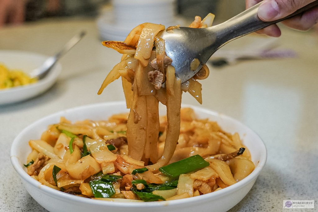 穎川美食館-超過70年老宅三合院！六道菜一個人不到400元，椒鹽脆皮豬腳必點 @靜兒貪吃遊玩愛分享