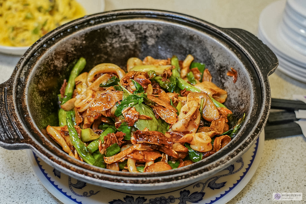 穎川美食館-超過70年老宅三合院！六道菜一個人不到400元，椒鹽脆皮豬腳必點 @靜兒貪吃遊玩愛分享