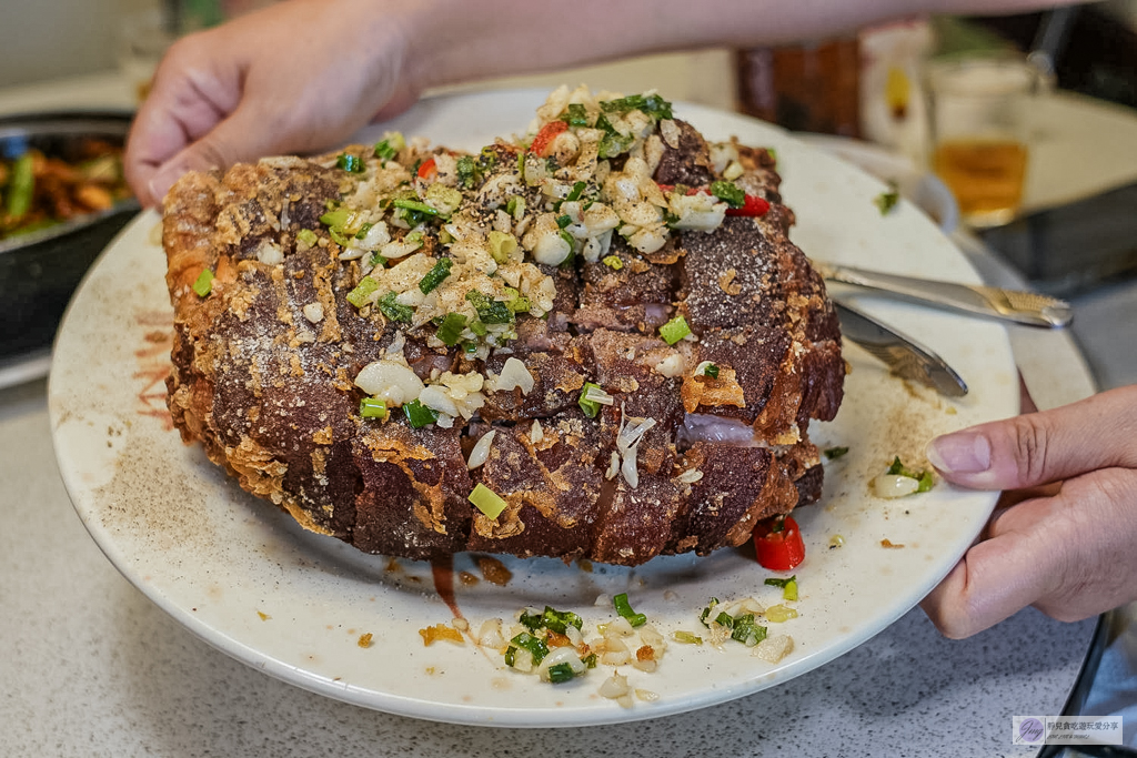 穎川美食館-超過70年老宅三合院！六道菜一個人不到400元，椒鹽脆皮豬腳必點 @靜兒貪吃遊玩愛分享