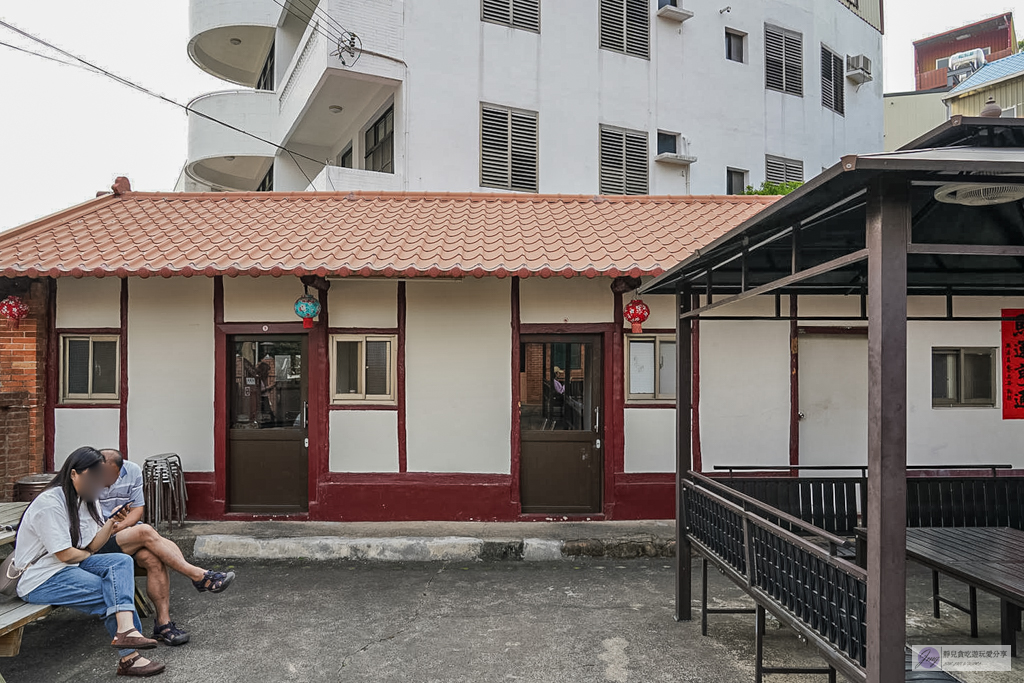 穎川美食館-超過70年老宅三合院！六道菜一個人不到400元，椒鹽脆皮豬腳必點 @靜兒貪吃遊玩愛分享