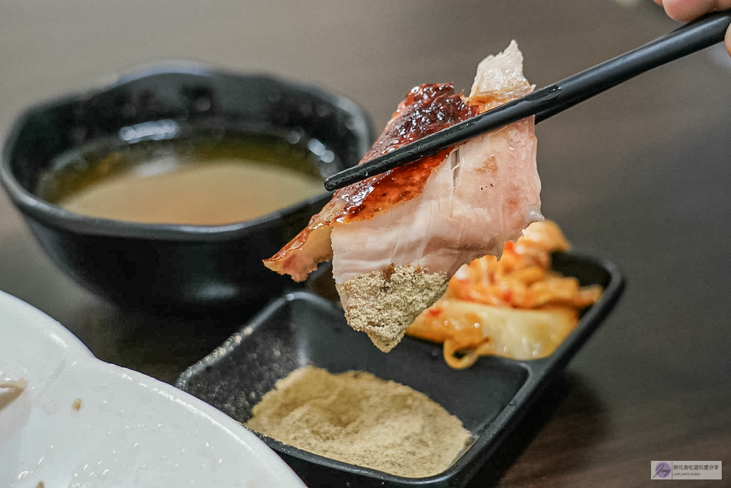 陶香甕缸雞-隱身民宅巷弄私房烤雞！沒預約吃不到，外皮酥脆肉爆汁，牛蒡天婦羅超涮嘴 @靜兒貪吃遊玩愛分享