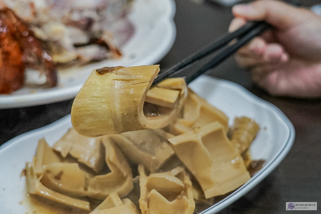 陶香甕缸雞-隱身民宅巷弄私房烤雞！沒預約吃不到，外皮酥脆肉爆汁，牛蒡天婦羅超涮嘴 @靜兒貪吃遊玩愛分享