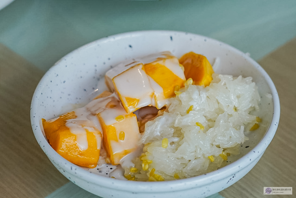 曼谷美食-Savoey 上味泰餐館-Terminal 21必吃排隊泰菜！經典黃金咖哩蟹與大頭蝦冬蔭功 @靜兒貪吃遊玩愛分享