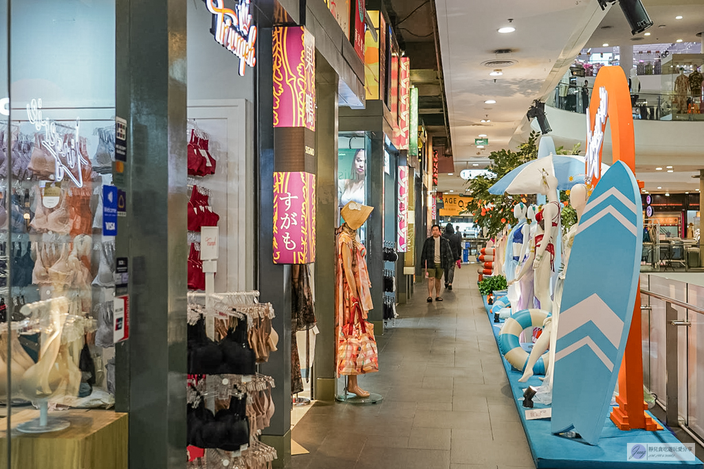 曼谷-Terminal 21 Asok全攻略-逛街、美食、拍照一次滿足，連廁所都超有梗 @靜兒貪吃遊玩愛分享