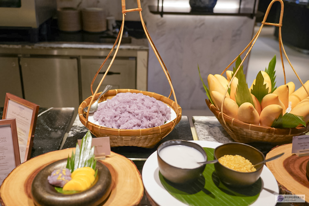 曼谷住宿-曼谷察殿大酒店 Chatrium Grand Bangkok – 輕奢雙床房超大空間！免費接駁車直達Siam商圈 @靜兒貪吃遊玩愛分享