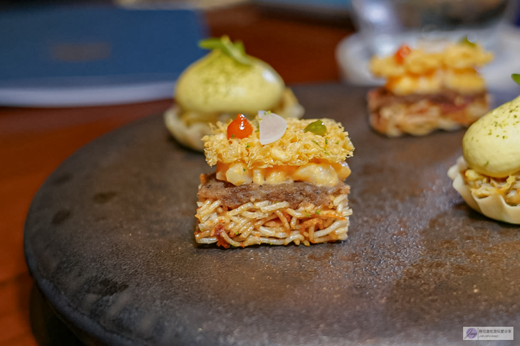 曼谷美食-THARN BANGKOK (ธาร)-泰式精緻料理 Fine Dining，兼具儀式感與飽足感的當代泰菜天花板 @靜兒貪吃遊玩愛分享