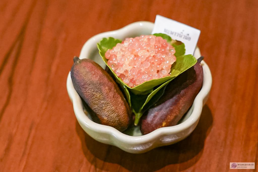 曼谷美食-THARN BANGKOK (ธาร)-泰式精緻料理 Fine Dining，兼具儀式感與飽足感的當代泰菜天花板 @靜兒貪吃遊玩愛分享