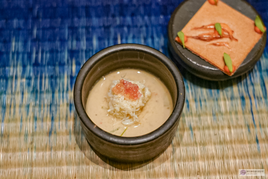 曼谷美食-THARN BANGKOK (ธาร)-泰式精緻料理 Fine Dining，兼具儀式感與飽足感的當代泰菜天花板 @靜兒貪吃遊玩愛分享
