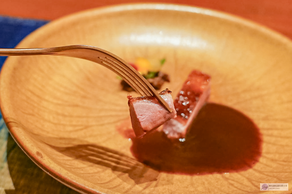曼谷美食-THARN BANGKOK (ธาร)-泰式精緻料理 Fine Dining，兼具儀式感與飽足感的當代泰菜天花板 @靜兒貪吃遊玩愛分享