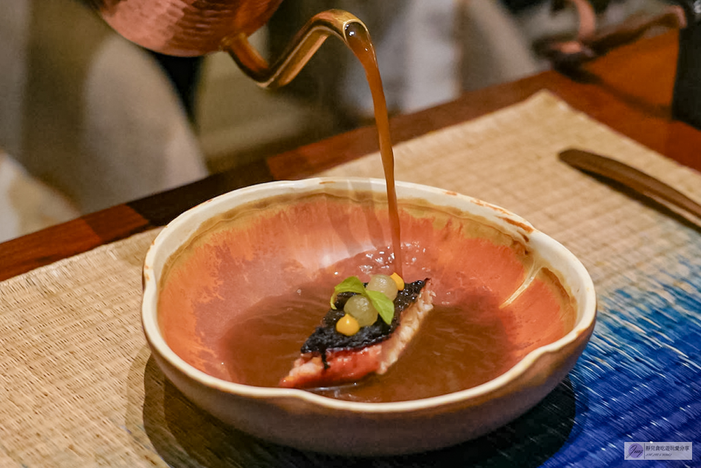 曼谷美食-THARN BANGKOK (ธาร)-泰式精緻料理 Fine Dining,兼具儀式感與飽足感的當代泰菜天花板 @靜兒貪吃遊玩愛分享 曼谷美食-THARN BANGKOK (ธาร)-泰式精緻料理 Fine Dining,兼具儀式感與飽足感的當代泰菜天花板 @靜兒貪吃遊玩愛分享