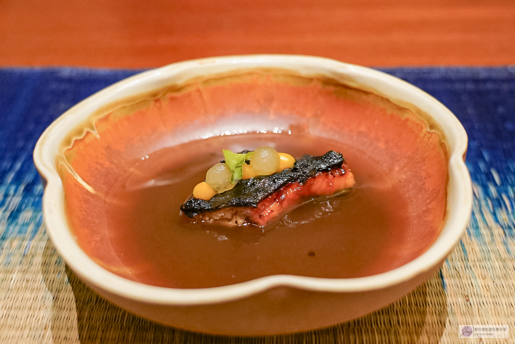 曼谷美食-THARN BANGKOK (ธาร)-泰式精緻料理 Fine Dining，兼具儀式感與飽足感的當代泰菜天花板 @靜兒貪吃遊玩愛分享