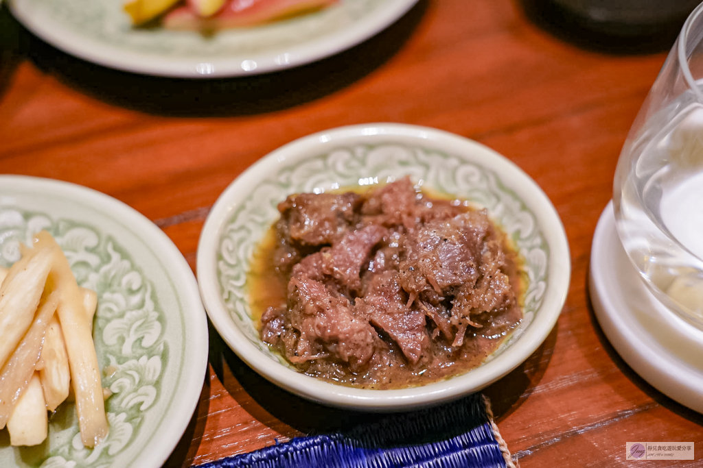 曼谷美食-THARN BANGKOK (ธาร)-泰式精緻料理 Fine Dining,兼具儀式感與飽足感的當代泰菜天花板 @靜兒貪吃遊玩愛分享 曼谷美食-THARN BANGKOK (ธาร)-泰式精緻料理 Fine Dining,兼具儀式感與飽足感的當代泰菜天花板 @靜兒貪吃遊玩愛分享