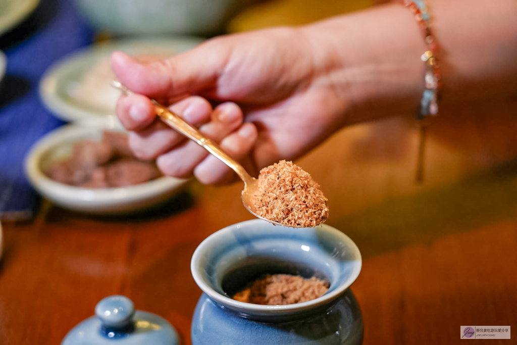 曼谷美食-THARN BANGKOK (ธาร)-泰式精緻料理 Fine Dining，兼具儀式感與飽足感的當代泰菜天花板 @靜兒貪吃遊玩愛分享