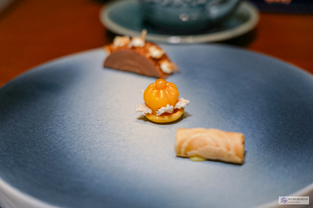 曼谷美食-THARN BANGKOK (ธาร)-泰式精緻料理 Fine Dining，兼具儀式感與飽足感的當代泰菜天花板 @靜兒貪吃遊玩愛分享