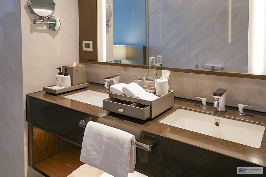 曼谷住宿-曼谷察殿大酒店 Chatrium Grand Bangkok – 輕奢雙床房超大空間！免費接駁車直達Siam商圈 @靜兒貪吃遊玩愛分享