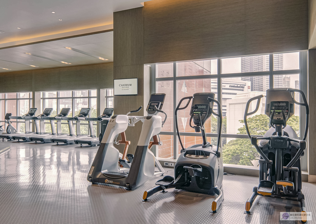 曼谷住宿-曼谷察殿大酒店 Chatrium Grand Bangkok – 輕奢雙床房超大空間！免費接駁車直達Siam商圈 @靜兒貪吃遊玩愛分享