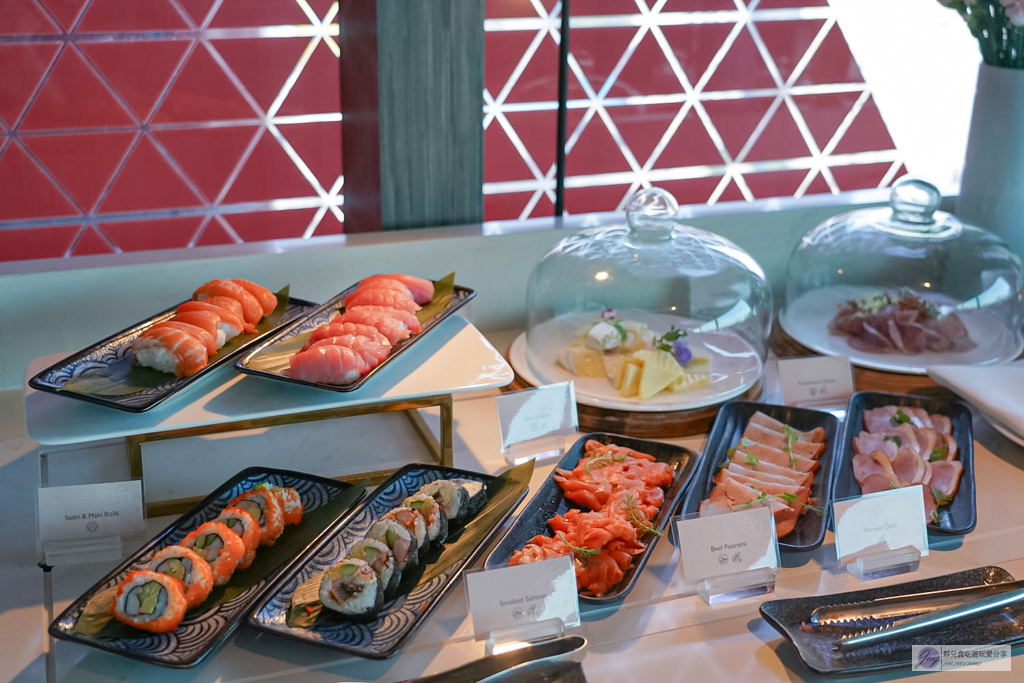 曼谷住宿-曼谷察殿大酒店 Chatrium Grand Bangkok – 輕奢雙床房超大空間！免費接駁車直達Siam商圈 @靜兒貪吃遊玩愛分享