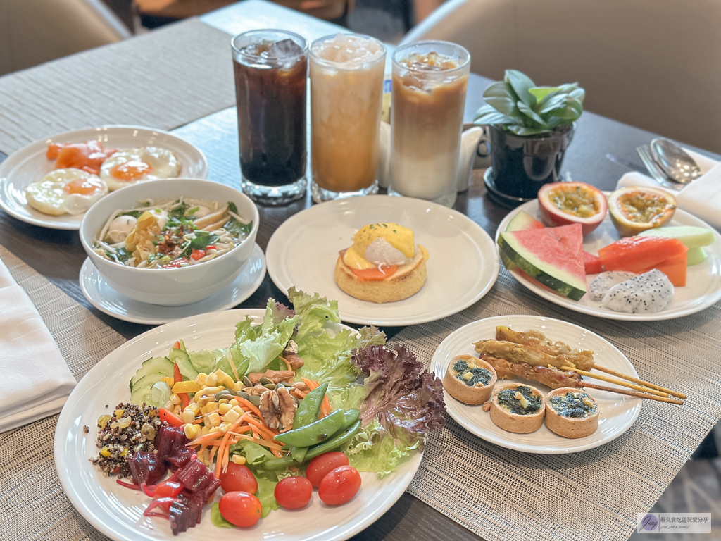 曼谷住宿-曼谷察殿大酒店 Chatrium Grand Bangkok – 輕奢雙床房超大空間！免費接駁車直達Siam商圈 @靜兒貪吃遊玩愛分享