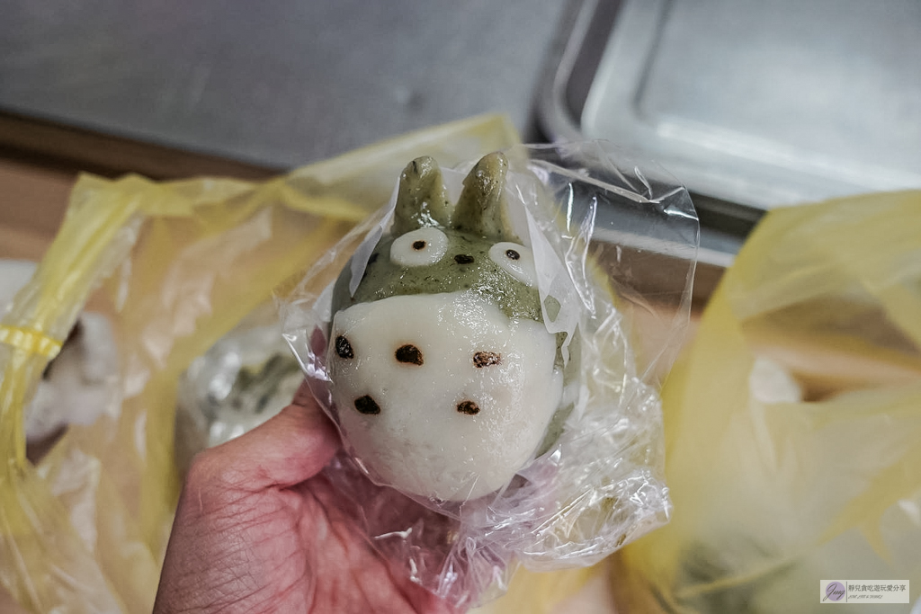 陸媽媽菜包-不預訂買不到！爆萌卡通龍貓草仔粿藏身工業區 @靜兒貪吃遊玩愛分享