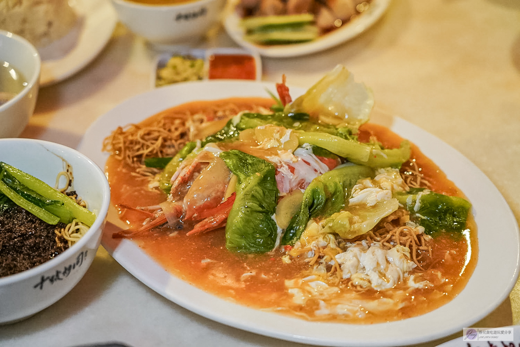 【馬來西亞美食】十號胡同｜一站式解鎖大馬百年老字號，吹冷氣爽吃炭炒福建麵與肉骨茶 @靜兒貪吃遊玩愛分享