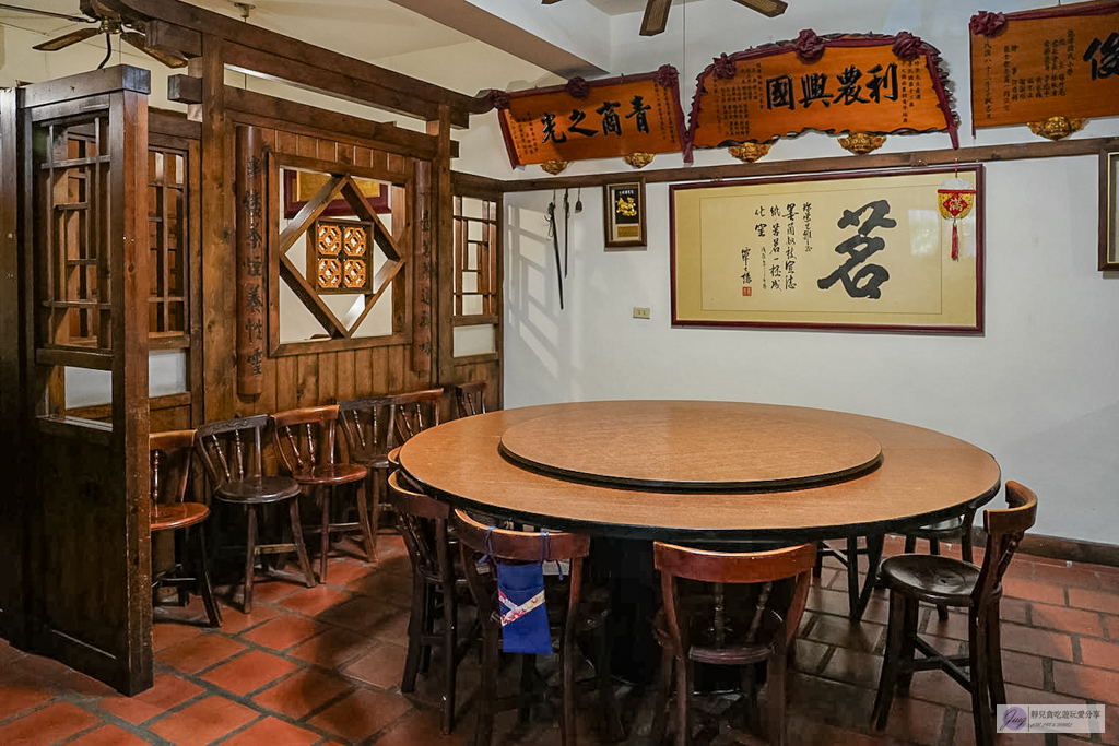 糧園茶藝客家小館-在地30年老字號餐廳！必點金黃白斬土雞、化骨燜鯽魚 @靜兒貪吃遊玩愛分享