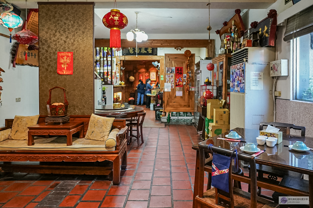 糧園茶藝客家小館-在地30年老字號餐廳！必點金黃白斬土雞、化骨燜鯽魚 @靜兒貪吃遊玩愛分享