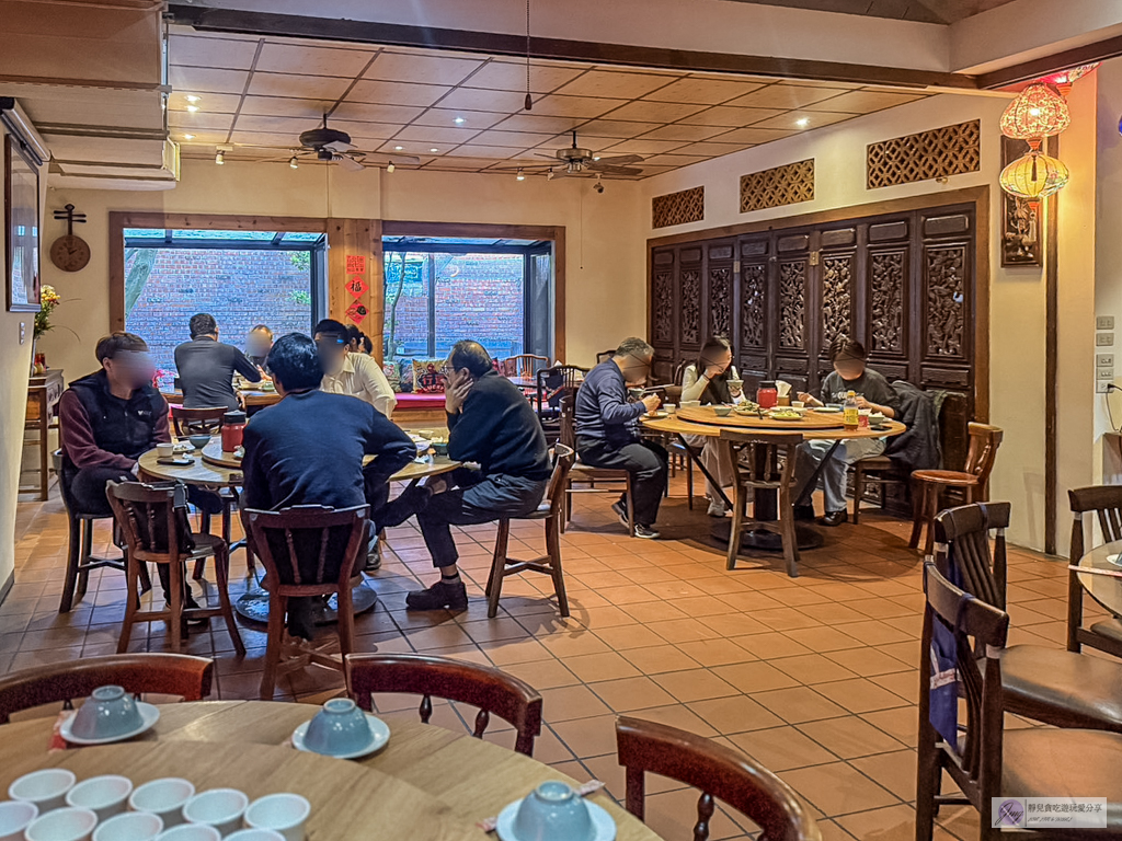 糧園茶藝客家小館-在地30年老字號餐廳！必點金黃白斬土雞、化骨燜鯽魚 @靜兒貪吃遊玩愛分享