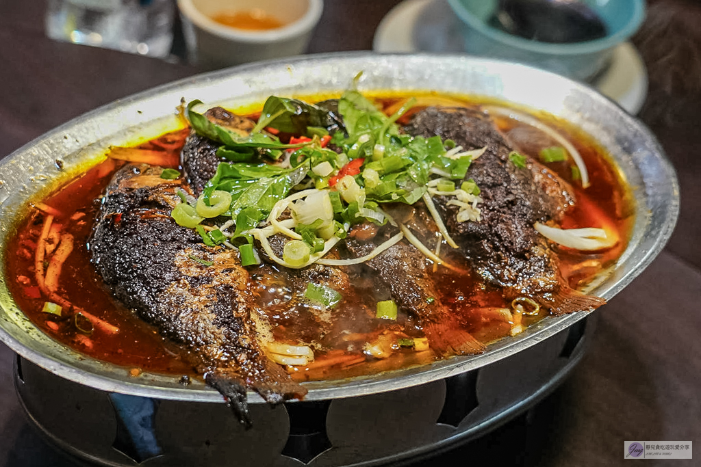 糧園茶藝客家小館-在地30年老字號餐廳！必點金黃白斬土雞、化骨燜鯽魚 @靜兒貪吃遊玩愛分享