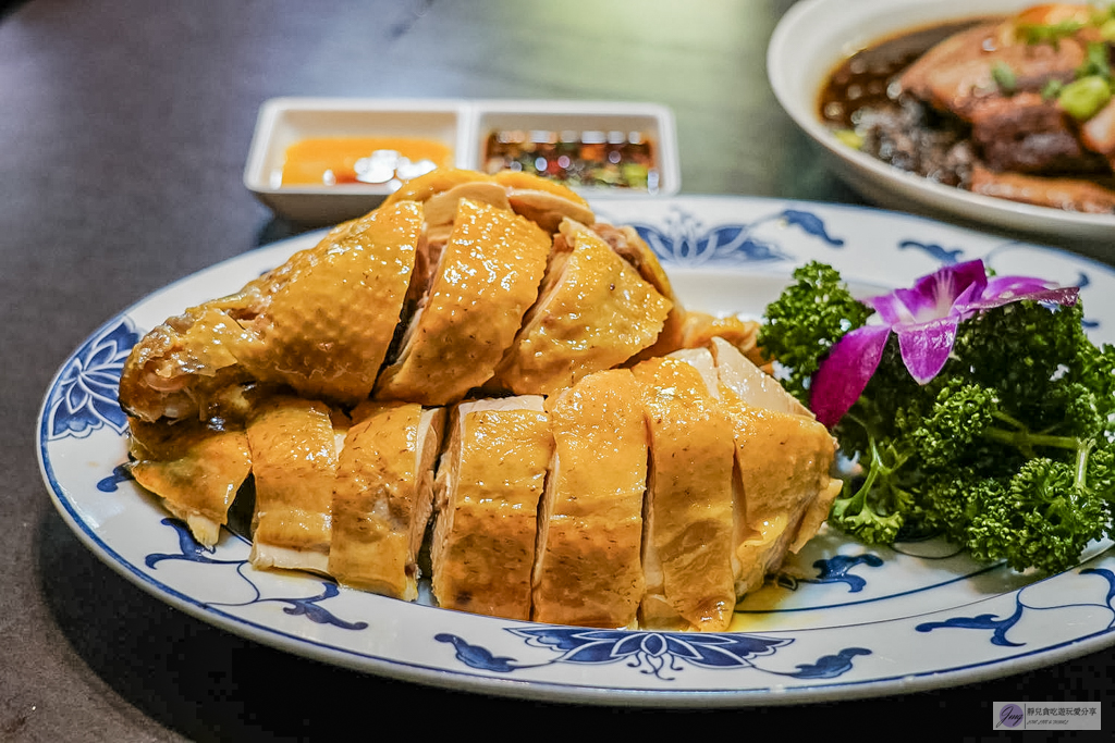 糧園茶藝客家小館-在地30年老字號餐廳！必點金黃白斬土雞、化骨燜鯽魚 @靜兒貪吃遊玩愛分享