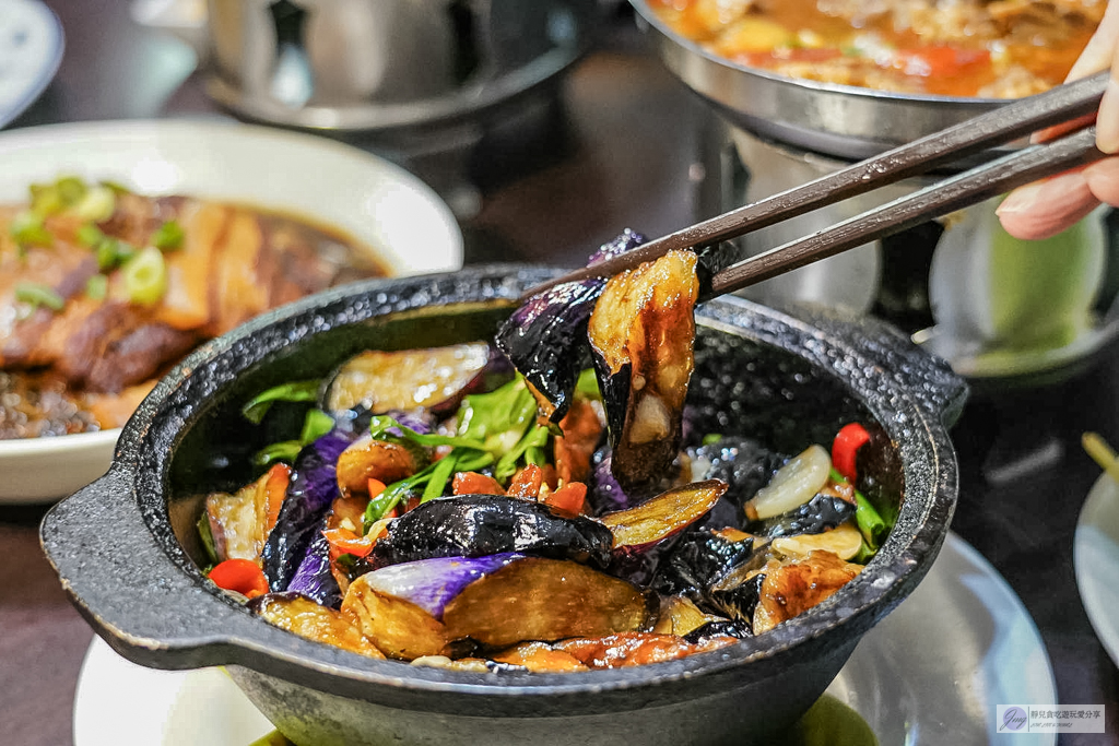 糧園茶藝客家小館-在地30年老字號餐廳!必點金黃白斬土雞、化骨燜鯽魚 @靜兒貪吃遊玩愛分享 糧園茶藝客家小館-在地30年老字號餐廳!必點金黃白斬土雞、化骨燜鯽魚 @靜兒貪吃遊玩愛分享