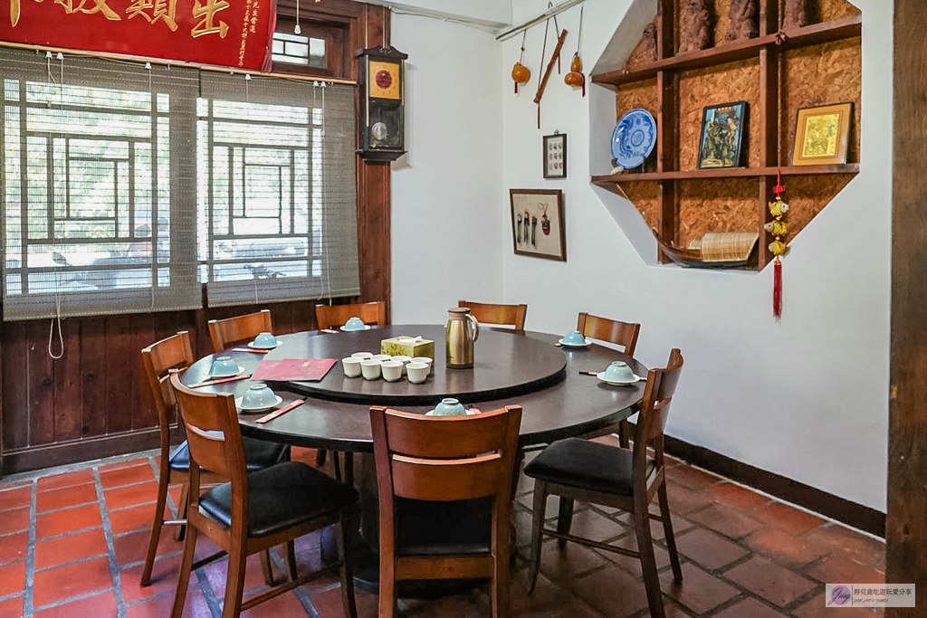 糧園茶藝客家小館-在地30年老字號餐廳！必點金黃白斬土雞、化骨燜鯽魚 @靜兒貪吃遊玩愛分享