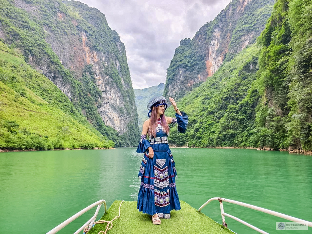 越南北部｜儒桂河遊船-河江最美綠寶石！穿梭東南亞最深塗山峽谷，體驗苗族服飾 @靜兒貪吃遊玩愛分享