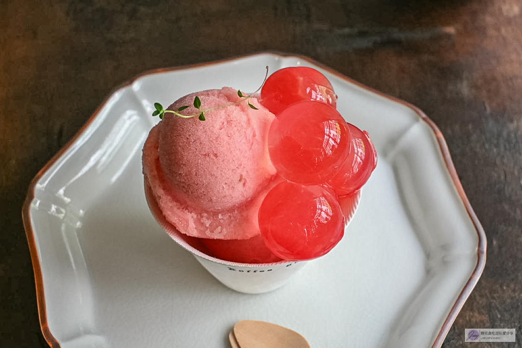 Koffee Suika 西瓜珈琲-70年老米店打造!極簡日式昭和街角,夏季限定西瓜雪酪晶凍、西瓜特調 @靜兒貪吃遊玩愛分享 Koffee Suika 西瓜珈琲-70年老米店打造!極簡日式昭和街角,夏季限定西瓜雪酪晶凍、西瓜特調 @靜兒貪吃遊玩愛分享