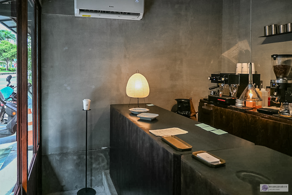 Koffee Suika 西瓜珈琲-70年老米店打造!極簡日式昭和街角,夏季限定西瓜雪酪晶凍、西瓜特調 @靜兒貪吃遊玩愛分享 Koffee Suika 西瓜珈琲-70年老米店打造!極簡日式昭和街角,夏季限定西瓜雪酪晶凍、西瓜特調 @靜兒貪吃遊玩愛分享