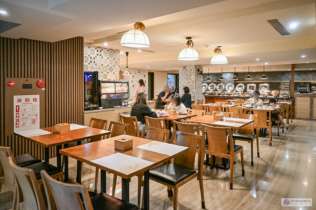 蘭桂坊花園酒店-藏身巷弄內！出門即達文化路夜市，高CP值質感住宿開箱 @靜兒貪吃遊玩愛分享