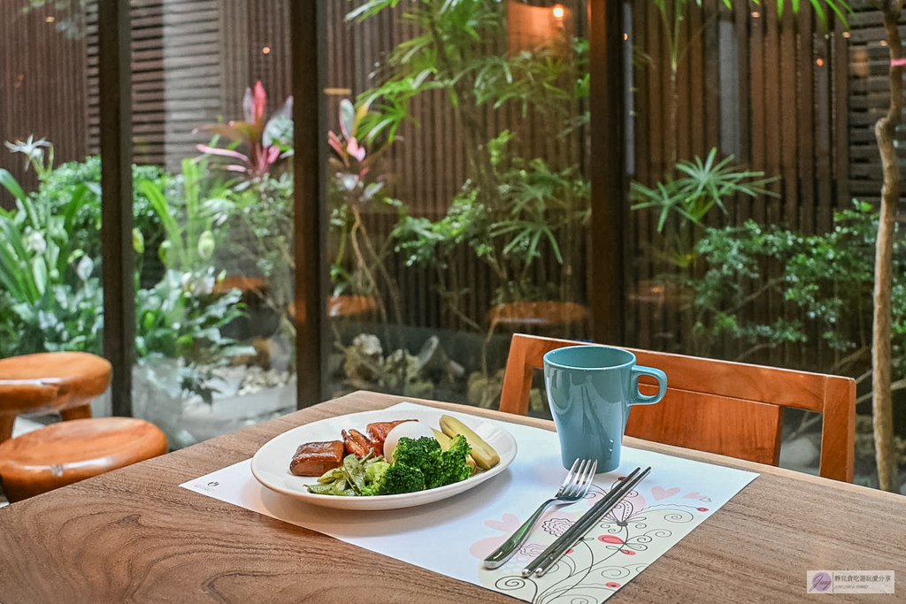 蘭桂坊花園酒店-藏身巷弄內！出門即達文化路夜市，高CP值質感住宿開箱 @靜兒貪吃遊玩愛分享