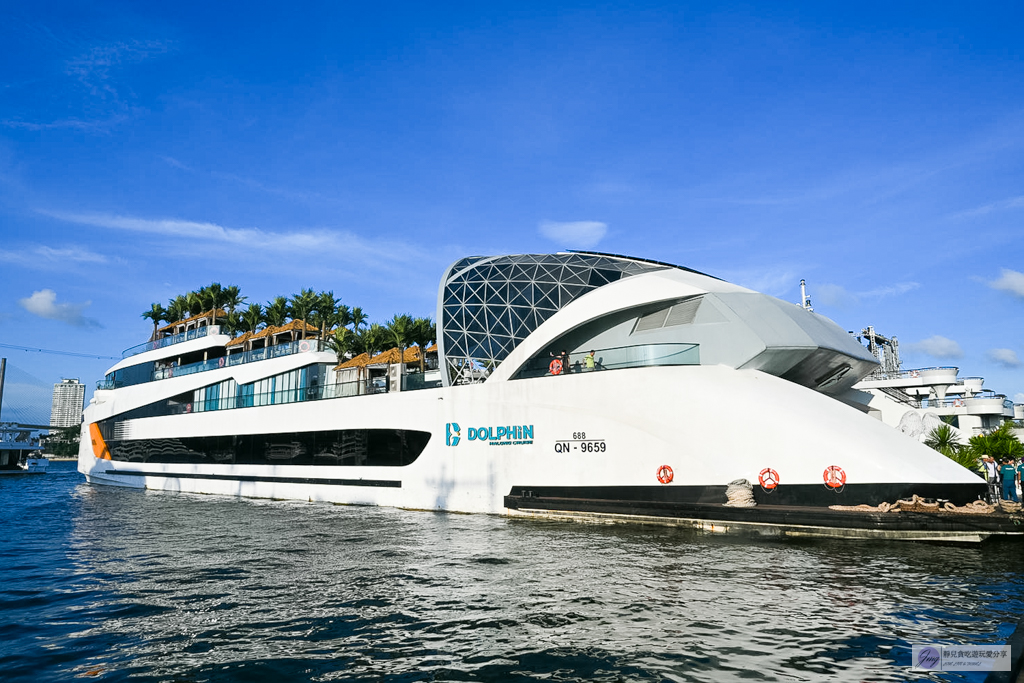 越南旅遊|下龍灣一日遊-開箱Dolphin Cruise六星級郵輪!坐擁最大海上泳池、DJ日落派對,必去驚訝洞與英雄島 @靜兒貪吃遊玩愛分享 越南旅遊|下龍灣一日遊-開箱Dolphin Cruise六星級郵輪!坐擁最大海上泳池、DJ日落派對,必去驚訝洞與英雄島 @靜兒貪吃遊玩愛分享