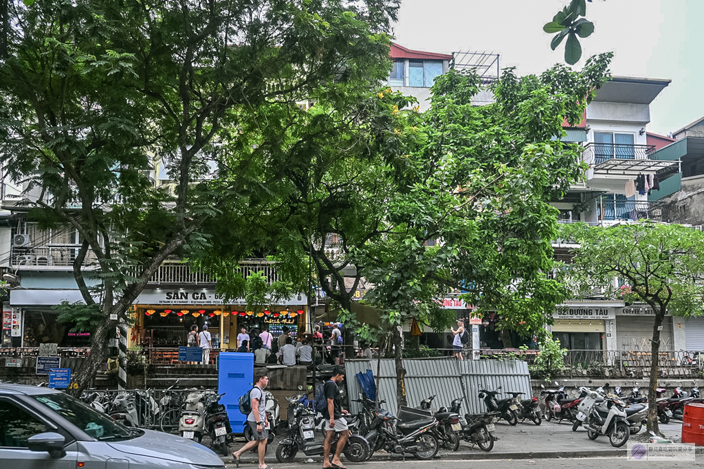 越南旅遊|河內火車街 Hanoi Train Street-體驗火車近在咫尺的視覺震撼!附進場方式、必喝蛋咖啡 @靜兒貪吃遊玩愛分享 越南旅遊|河內火車街 Hanoi Train Street-體驗火車近在咫尺的視覺震撼!附進場方式、必喝蛋咖啡 @靜兒貪吃遊玩愛分享
