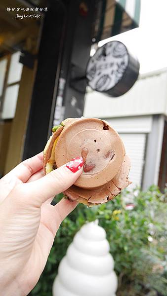 ★食★台中。一中商圈&rarr;【INO Ice】讓人欲罷不能飽滿餡多的紅豆餅&濃濃茶香的手工冰淇淋 @靜兒貪吃遊玩愛分享