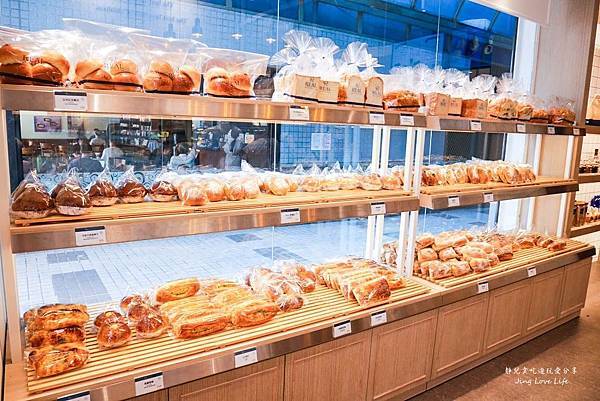 桃園中壢-REAL真‧CAF&Eacute;‧BREAD-輕歐風手作烘焙坊/當日手工製作新鮮歐式麵包 @靜兒貪吃遊玩愛分享