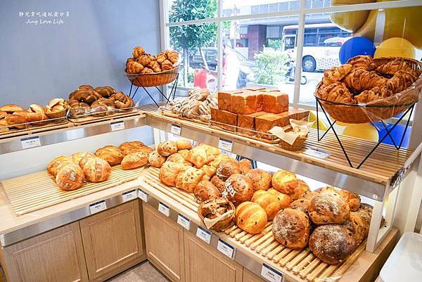 桃園中壢-REAL真‧CAF&Eacute;‧BREAD-輕歐風手作烘焙坊/當日手工製作新鮮歐式麵包 @靜兒貪吃遊玩愛分享